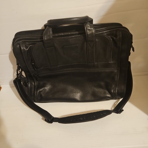 TUMI Alpha Black Leather Laptop Business Commuter Bag 9601D3 - Picture 2 of 14